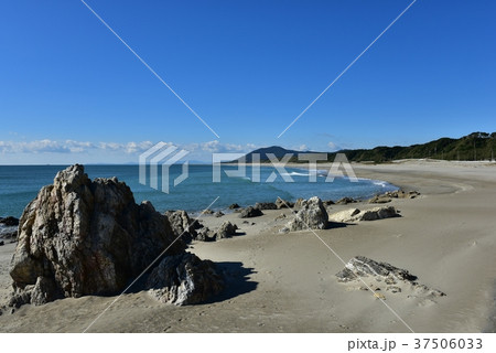 岩 砂浜 青空 太平洋 岩 砂浜 青空 太平洋 37506033