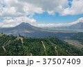 バリ島キンタマーニ高原のバトゥール山とバトゥール湖 37507409