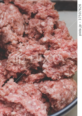 Meat stuffing for making meatballs Meat stuffing for making meatballs 37507626