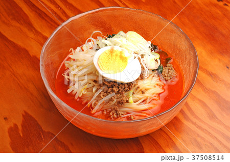 辛子冷麺　韓国料理 37508514