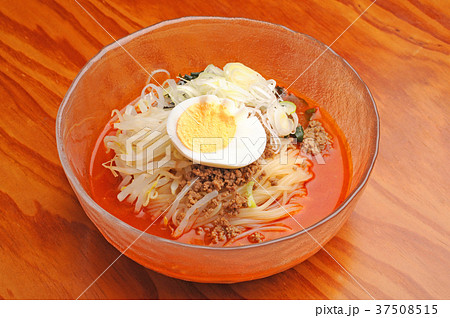 辛子冷麺　韓国料理 37508515