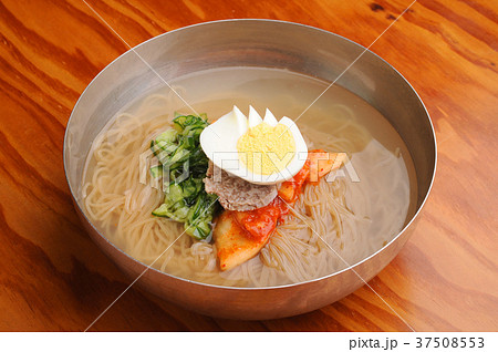 冷麺　韓国料理 37508553