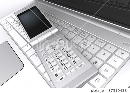 ノートパソコンと携帯電話 ノートパソコンと携帯電話 37510458
