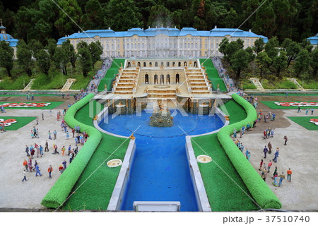 ロシアのピョートル噴水宮殿 37510740