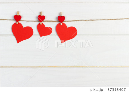 Love paper heart on string. Valentine day concept 37513407