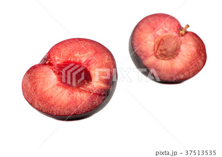 Two halves plums 37513535