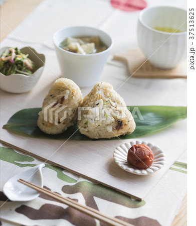 鯛めしのおにぎり 37513625