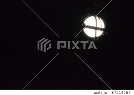 満月に映った電線のシルエット（埼玉県深谷市／2018年1月2日 20:00撮影） 37514567