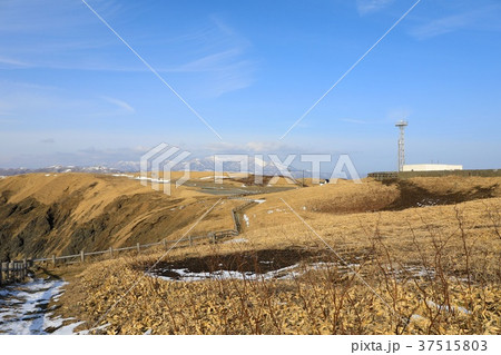 襟裳岬の遊歩道から内陸方向を見る 37515803