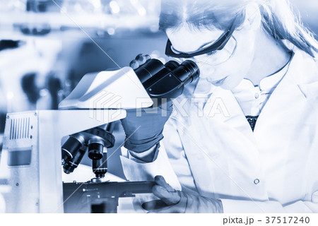 Female health care researchers working in Female health care researchers working in 37517240