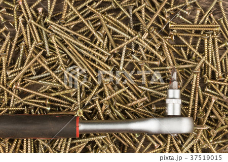 Key with the head for screwing lies of the screws. Key with the head for screwing lies of the screws. 37519015