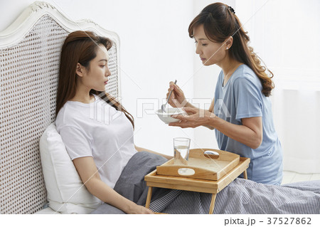 家族 ファミリー 食べさせる 37527862