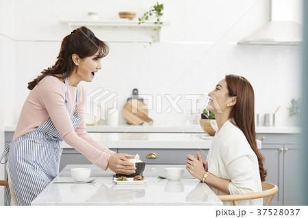 鍋 笑顔 微笑 37528037