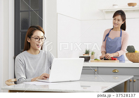 家族 ファミリー 感情 37528137