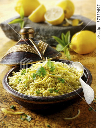 Couscous with lemon 37529697