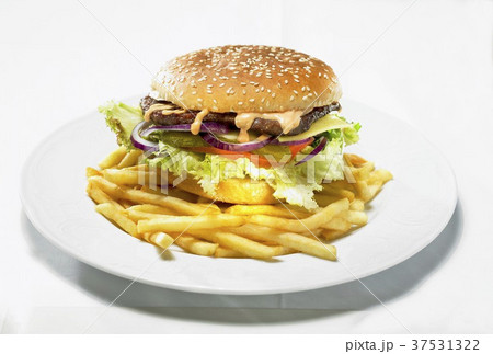 Hamburger and chips Hamburger and chips 37531322