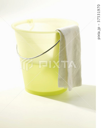 Cleaning bucket with cloth Cleaning bucket with cloth 37531970