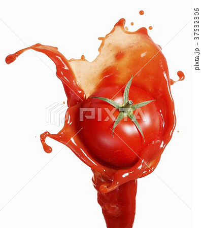 Tomato on ketchup splash Tomato on ketchup splash 37532306