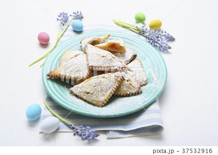 Tortelli ripieni di riso (Sweet rice & fruit pasties, Italy) 37532916
