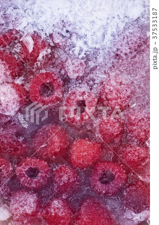 Frozen raspberries 37533187