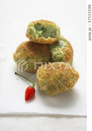 Crocchette ai broccoletti (Broccoli croquettes, Italy) 37533396