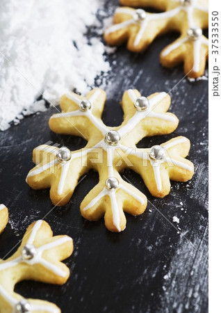 Christmas biscuits with silver dragees Christmas biscuits with silver dragees 37533550