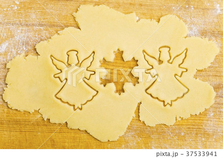 Cut-out biscuits 37533941