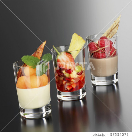 Different fruit salads with panna cotta 37534075