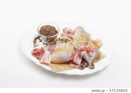 Ingredients for pheasant wrapped in bacon 37534605