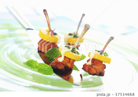 Tandoori boxing chicken 37534668