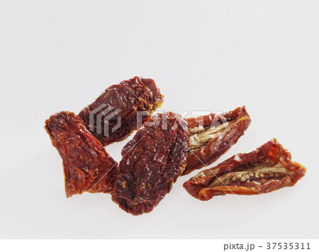 Dried tomatoes 37535311