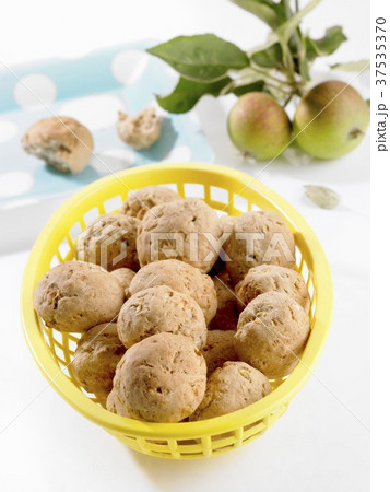 Apple bread rolls 37535370