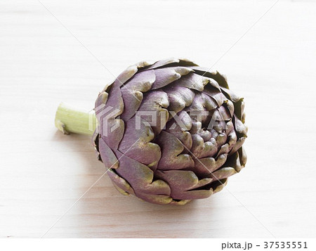 An artichoke 37535551