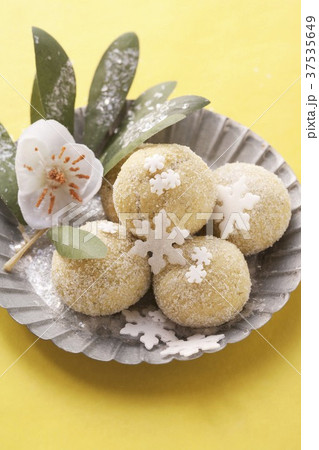 Christmas biscuits Christmas biscuits 37535649