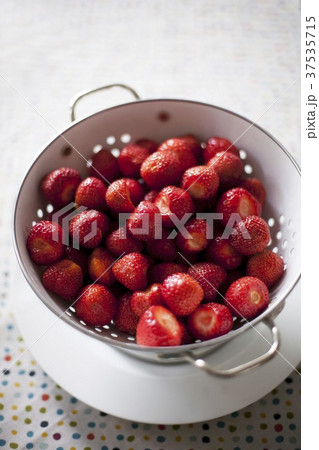 Strawberries in a colander 37535715