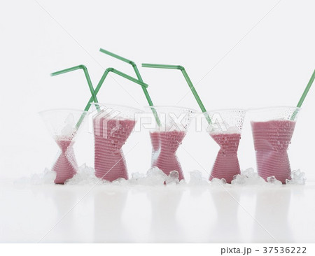 Frozen strawberry daiquiris Frozen strawberry daiquiris 37536222