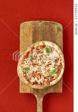 Pizza Margherita Pizza Margherita 37536410
