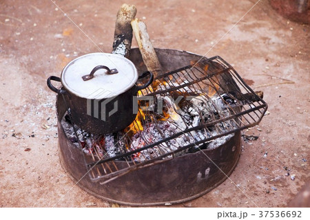 Cooking pot on the grill (Arabia) Cooking pot on the grill (Arabia) 37536692