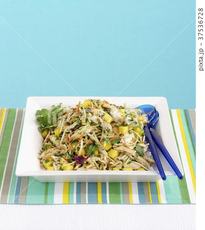 Chicken-mango salad with chipotle 37536728