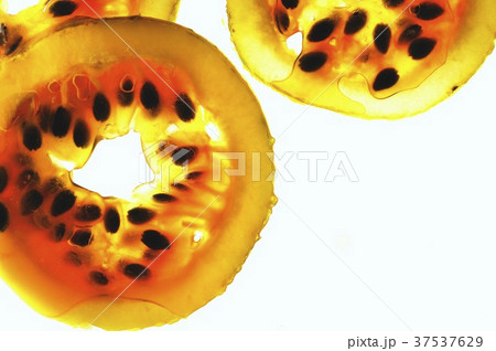 Sliced passion fruit Sliced passion fruit 37537629