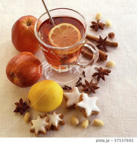 Hot tea with lemons 37537692