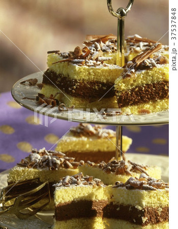 Truffle cake on a cake stand 37537848