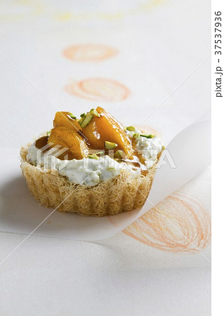Apricot knafeh Apricot knafeh 37537936