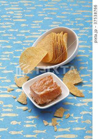 Fish and chips 37538766