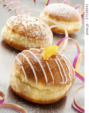 Decorated doughnuts 37538941