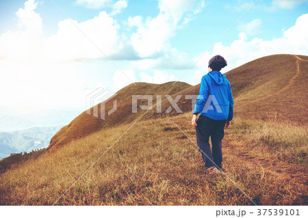 Tourist trail hiking in the forest Traveler Man 37539101