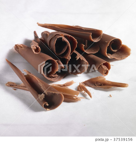 Chocolate curls Chocolate curls 37539156