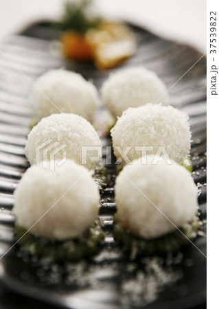 Shredded coconut rice bal Shredded coconut rice bal 37539822