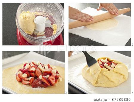 Steps for Making a Berry Tart 37539886