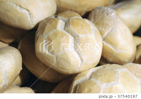 Italian bread rolls in a bakery 37540197